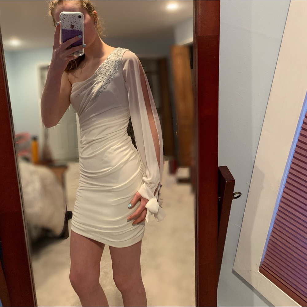 Deb one sleeve formal dress🥂